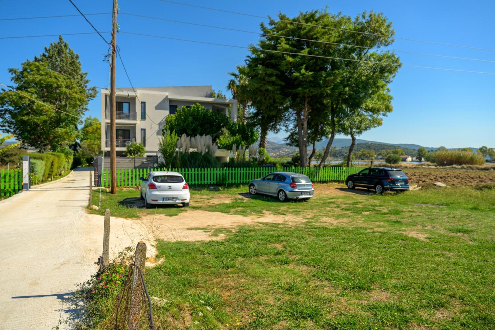 Kariótai Bikini Apartments מראה חיצוני תמונה
