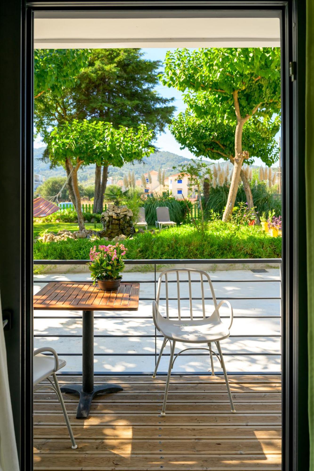 Kariótai Bikini Apartments מראה חיצוני תמונה