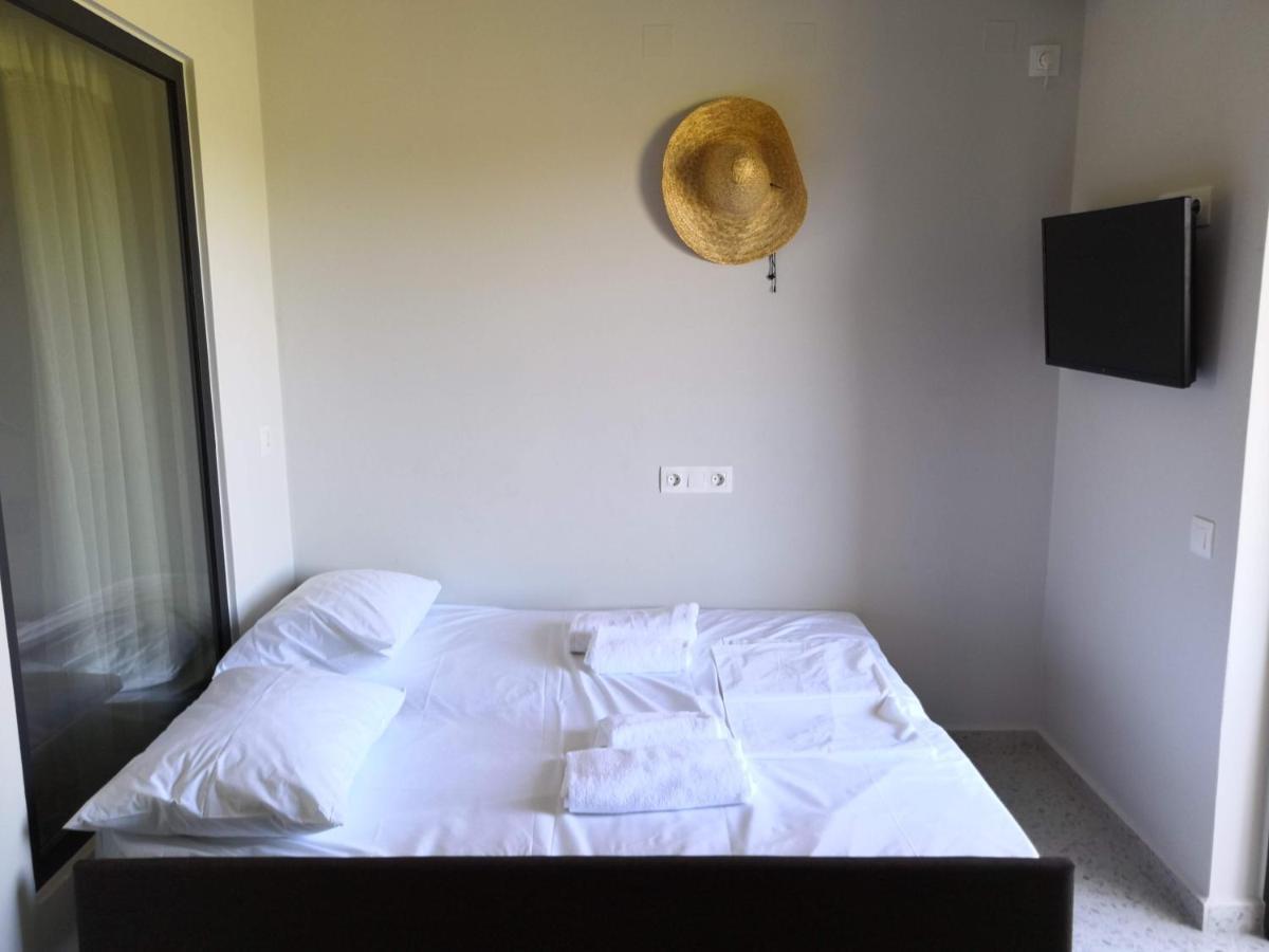 Kariótai Bikini Apartments מראה חיצוני תמונה
